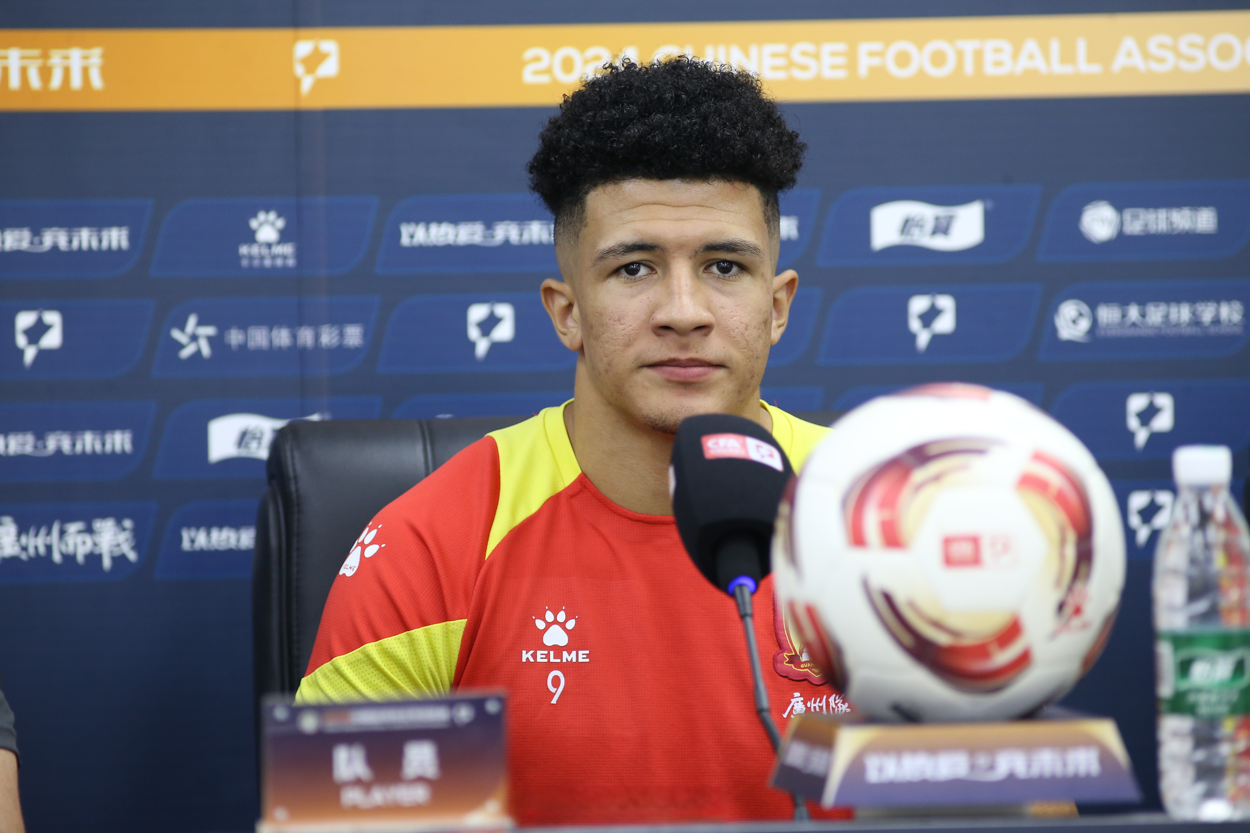 球队备战全力以赴,期待取得胜利 球队备战全力以赴,期待取得胜利