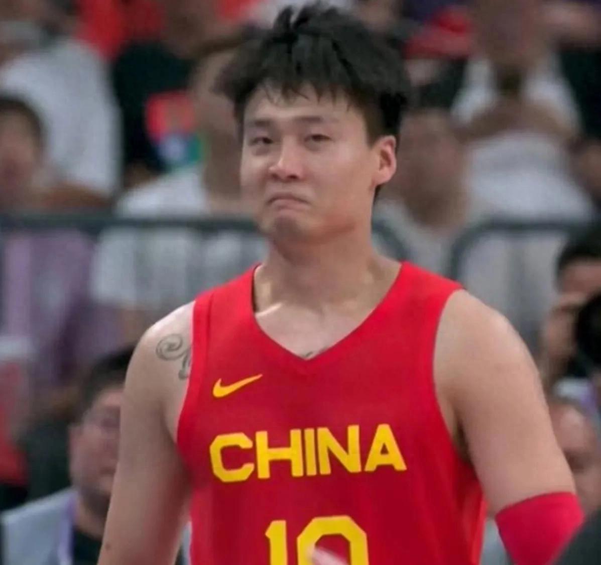 球员状态火热!篮球联赛各队争夺冠军胜算未定 球员状态火热!篮球联赛各队争夺冠军胜算未定