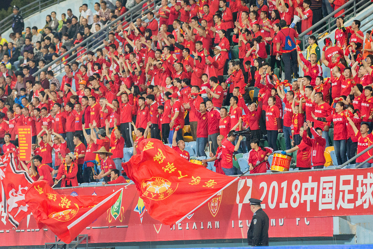 国内球队亮相国际赛事,轰动全场取得胜利的简单介绍 国内球队亮相国际赛事,轰动全场取得胜利的简单介绍