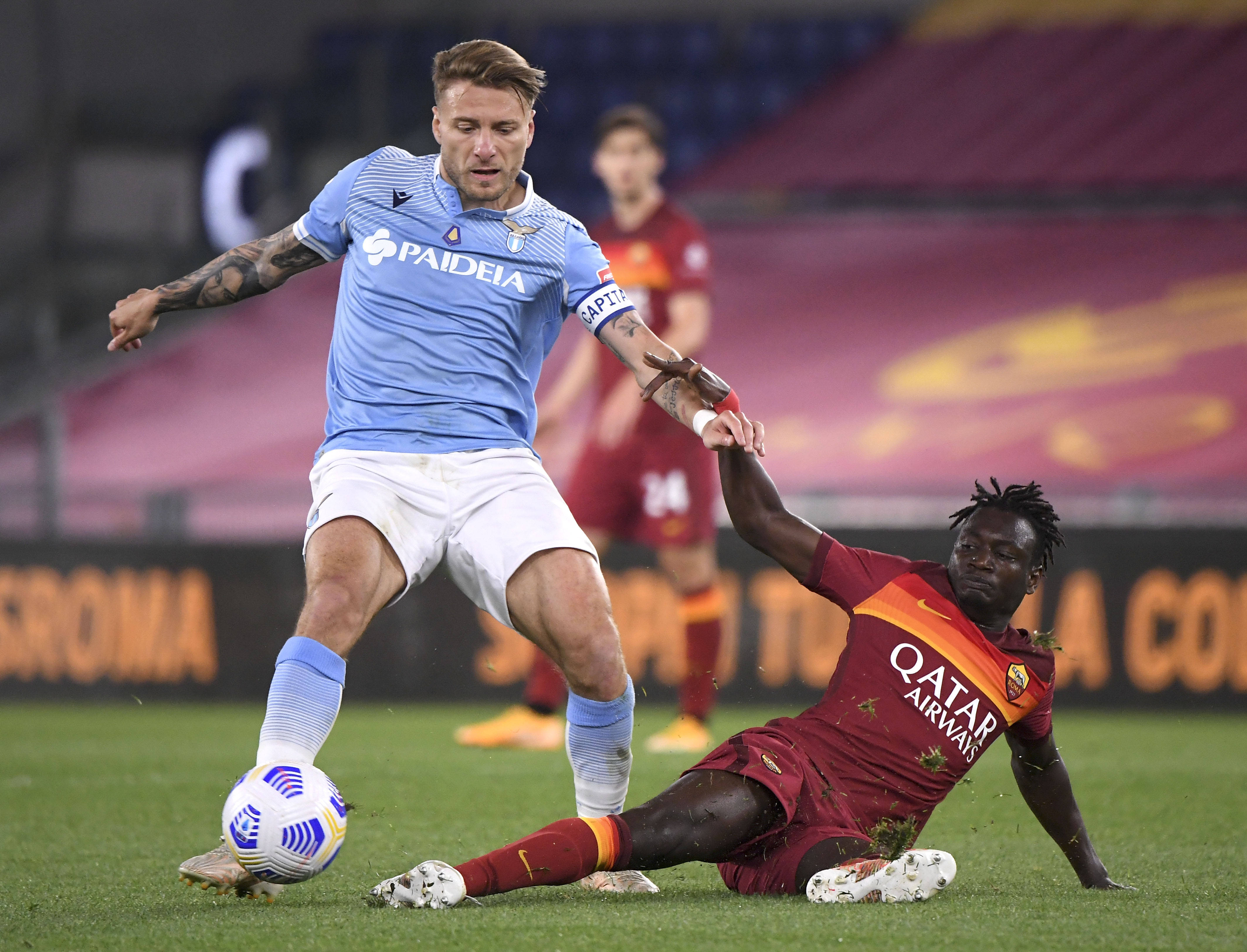 阿贾克斯夺得荷甲冠军,斩获连冠壮举 阿贾克斯夺得荷甲冠军,斩获连冠壮举