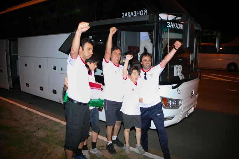 球迷疯狂追逐篮球世界杯，全民狂欢