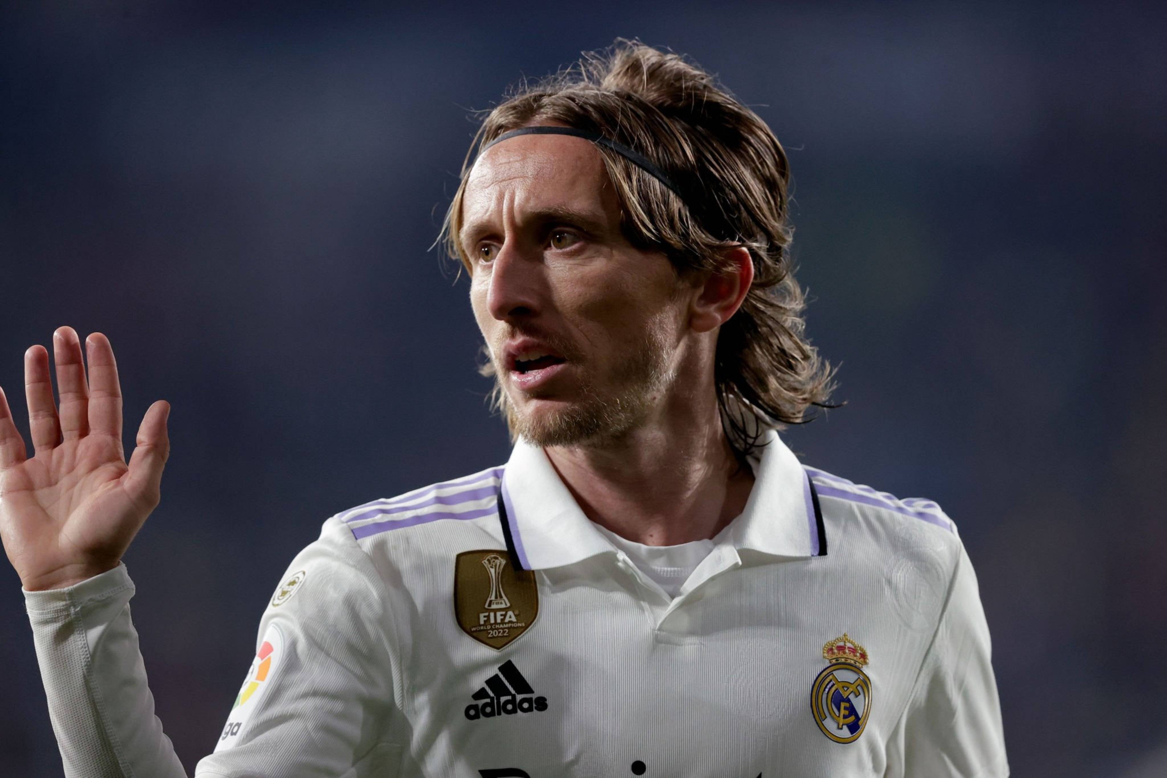 莫德里奇中场控制,帮助球队晋级 莫德里奇中场控制,帮助球队晋级