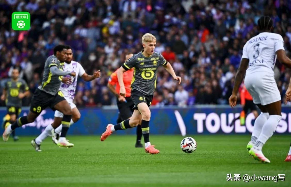 爱游戏体育官网-里昂主场大胜，重登法甲榜首位置的简单介绍