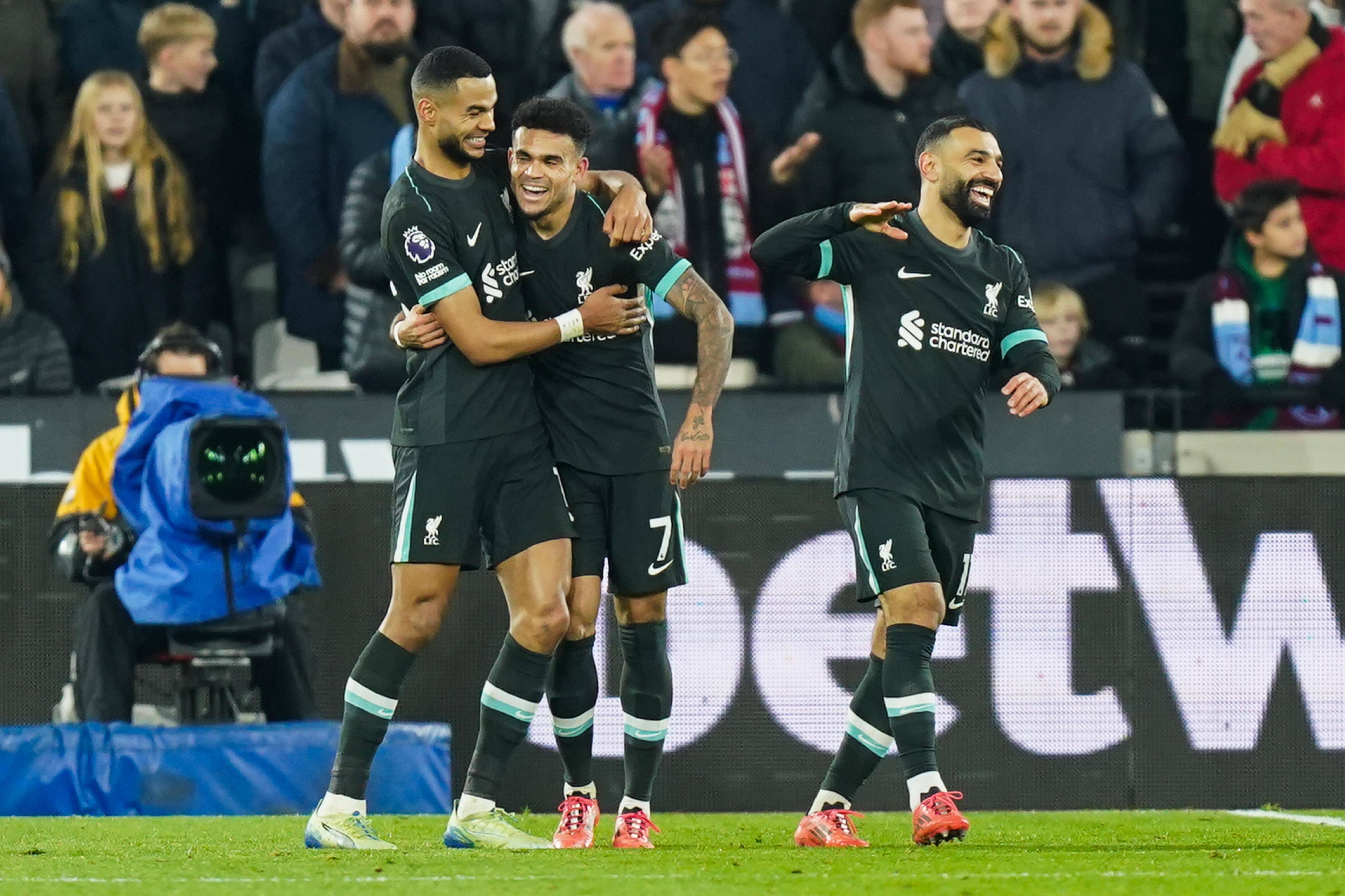 爱游戏-西汉姆联客场取得胜利，重返胜利轨道的简单介绍