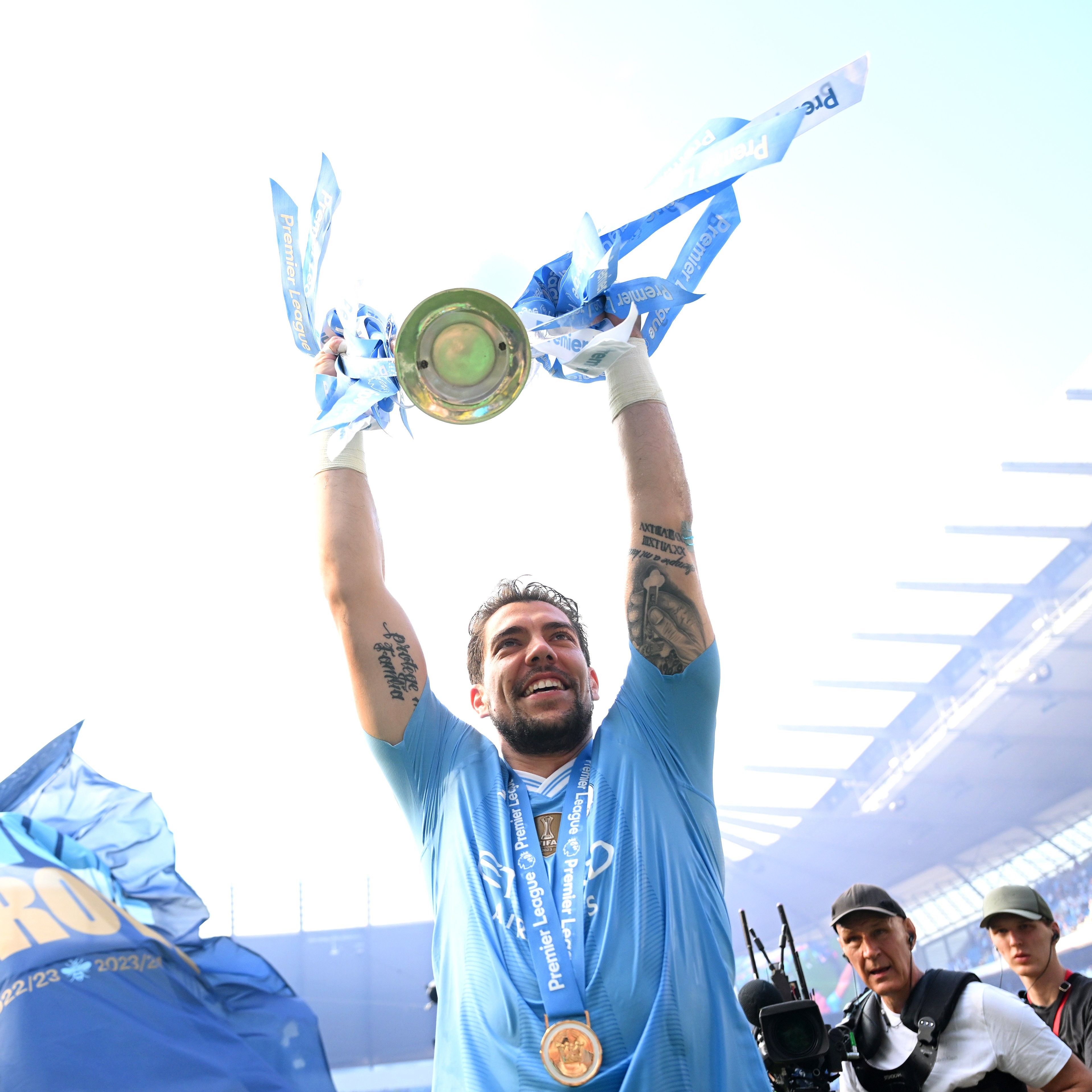 曼城狂胜，轻松晋级欧冠四强