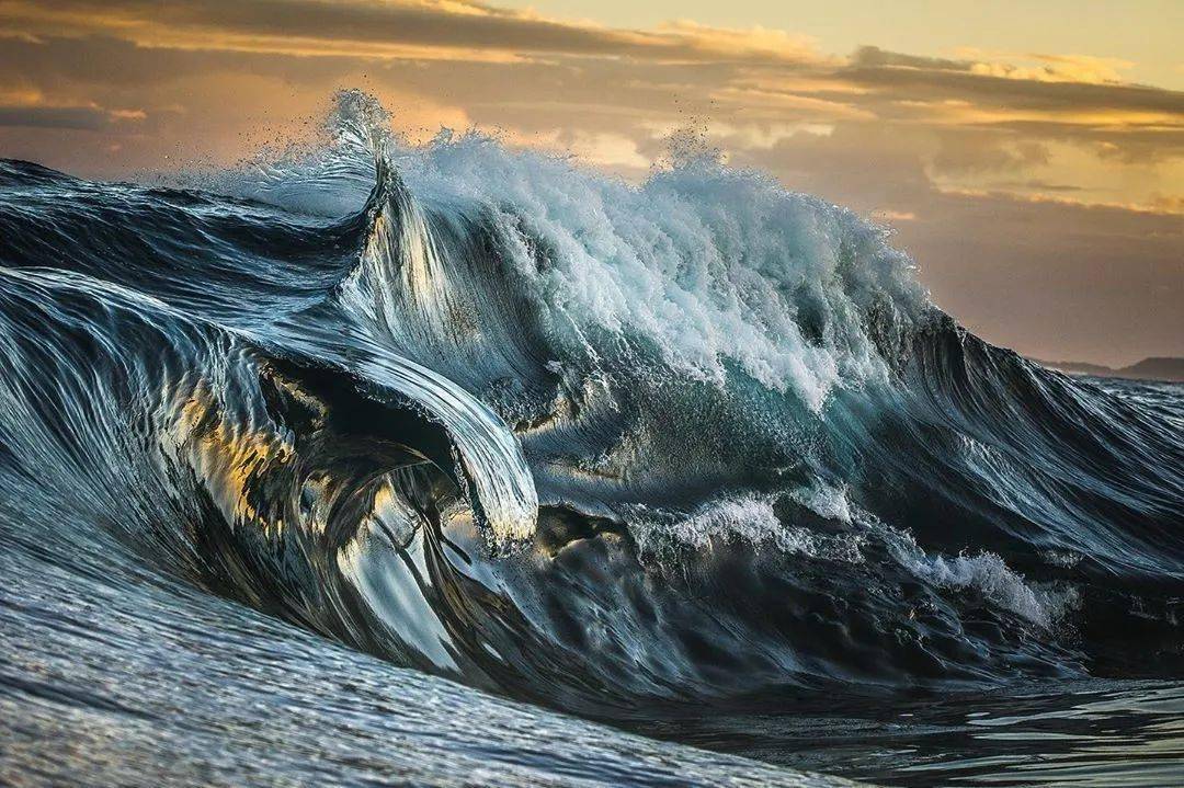 美国队踢出亮眼表现,震撼球坛 美国队踢出亮眼表现,震撼球坛