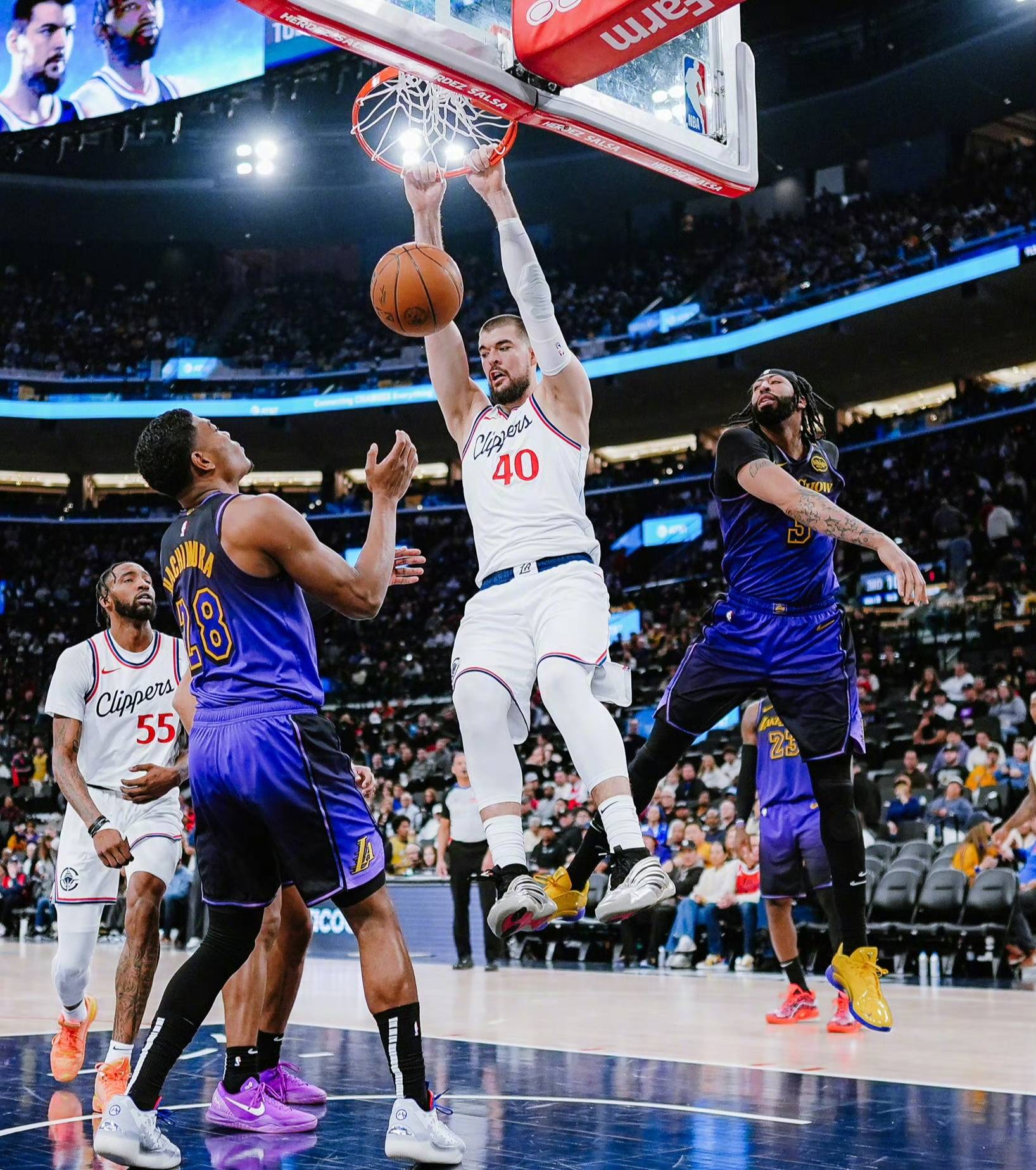 快船胜出西部，新年表现引人瞩目的简单介绍