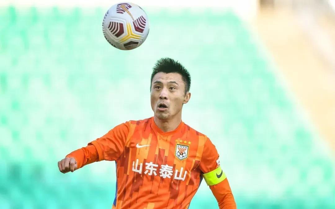 爱游戏体育官网-山东鲁能全队战术调整，积极应战