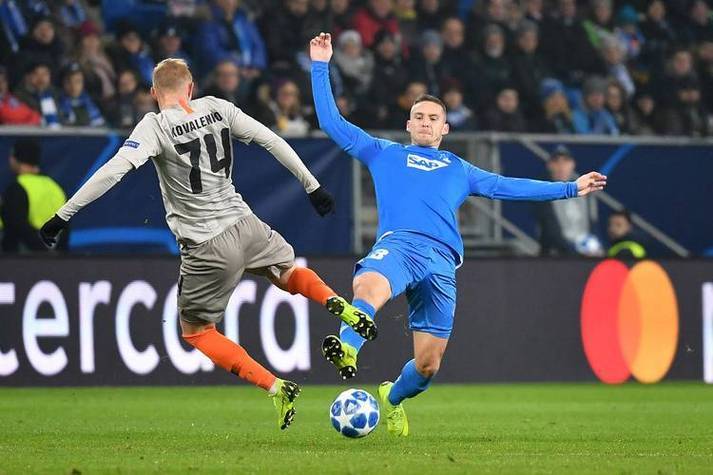 汉堡狼堡客场惊险战胜，力挽狂澜