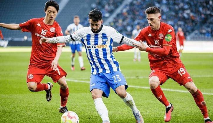 柏林赫塔队员在比赛中奉献精彩表现的简单介绍 柏林赫塔队员在比赛中奉献精彩表现的简单介绍