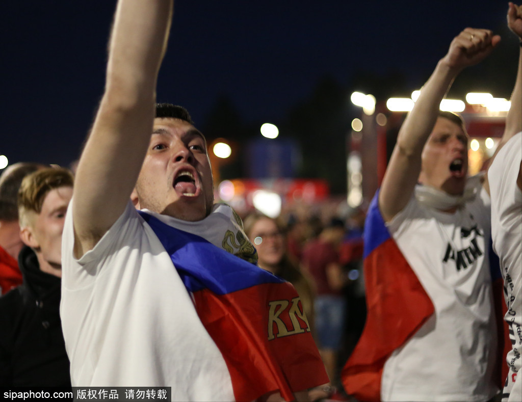 包含俄罗斯队取得胜利，晋级下一轮的词条