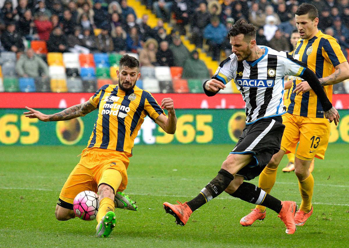 包含维罗纳客场胜利，积分榜上升至中游的词条