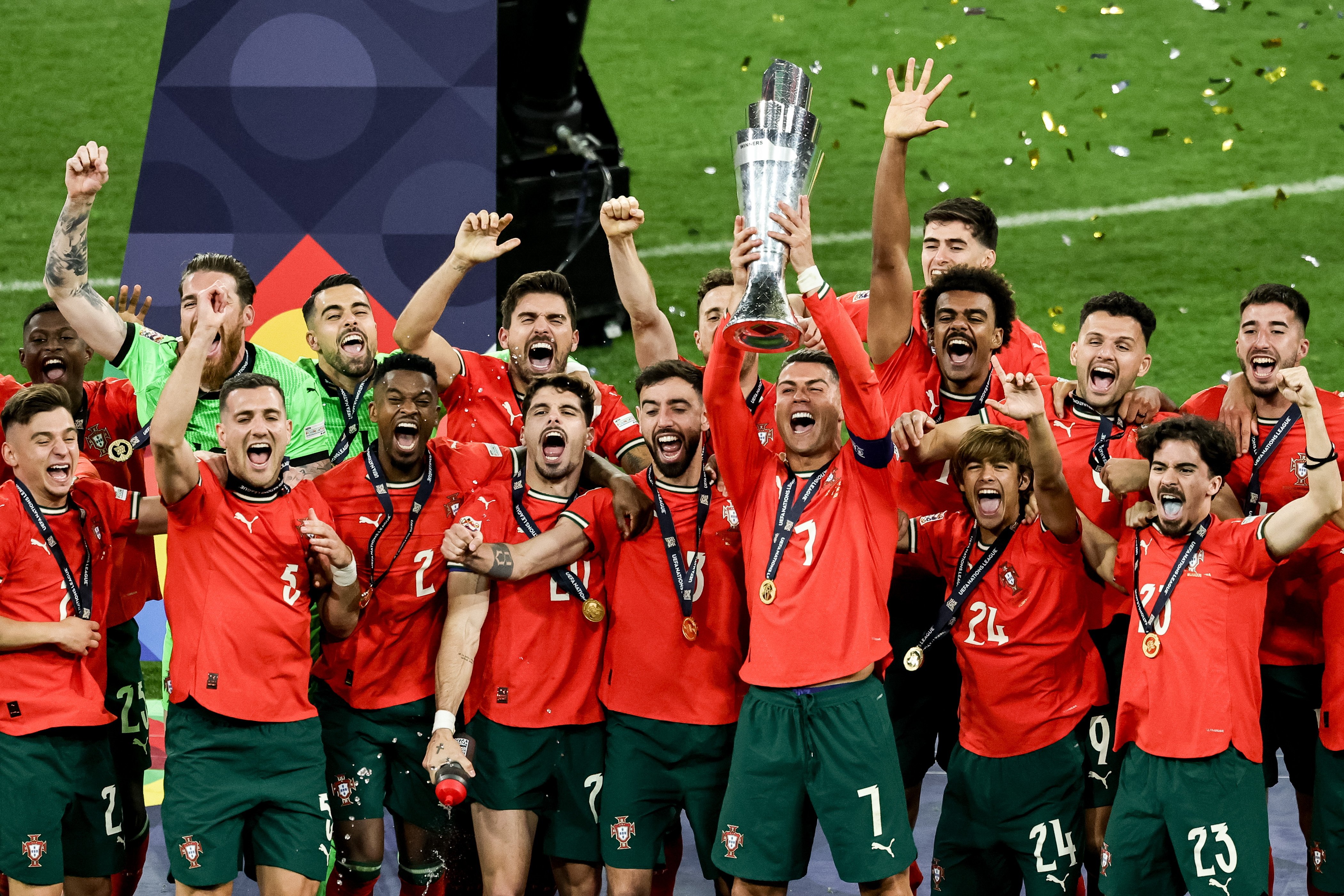 全力拼搏!欧洲国家杯赛场上竞技火热的简单介绍 全力拼搏!欧洲国家杯赛场上竞技火热的简单介绍