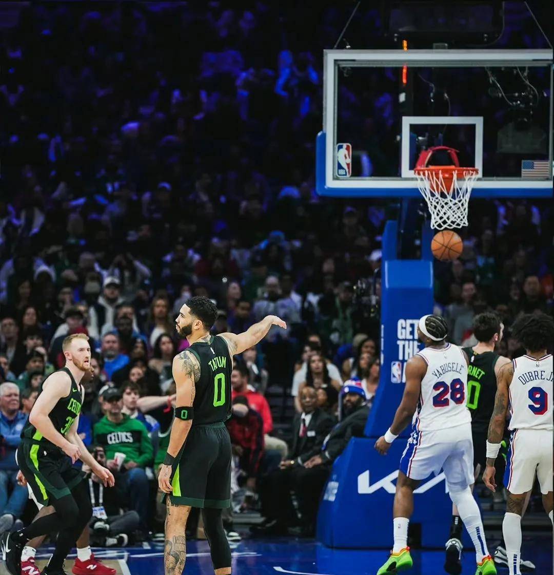 76人击退独行侠，将系列赛带回主场的简单介绍