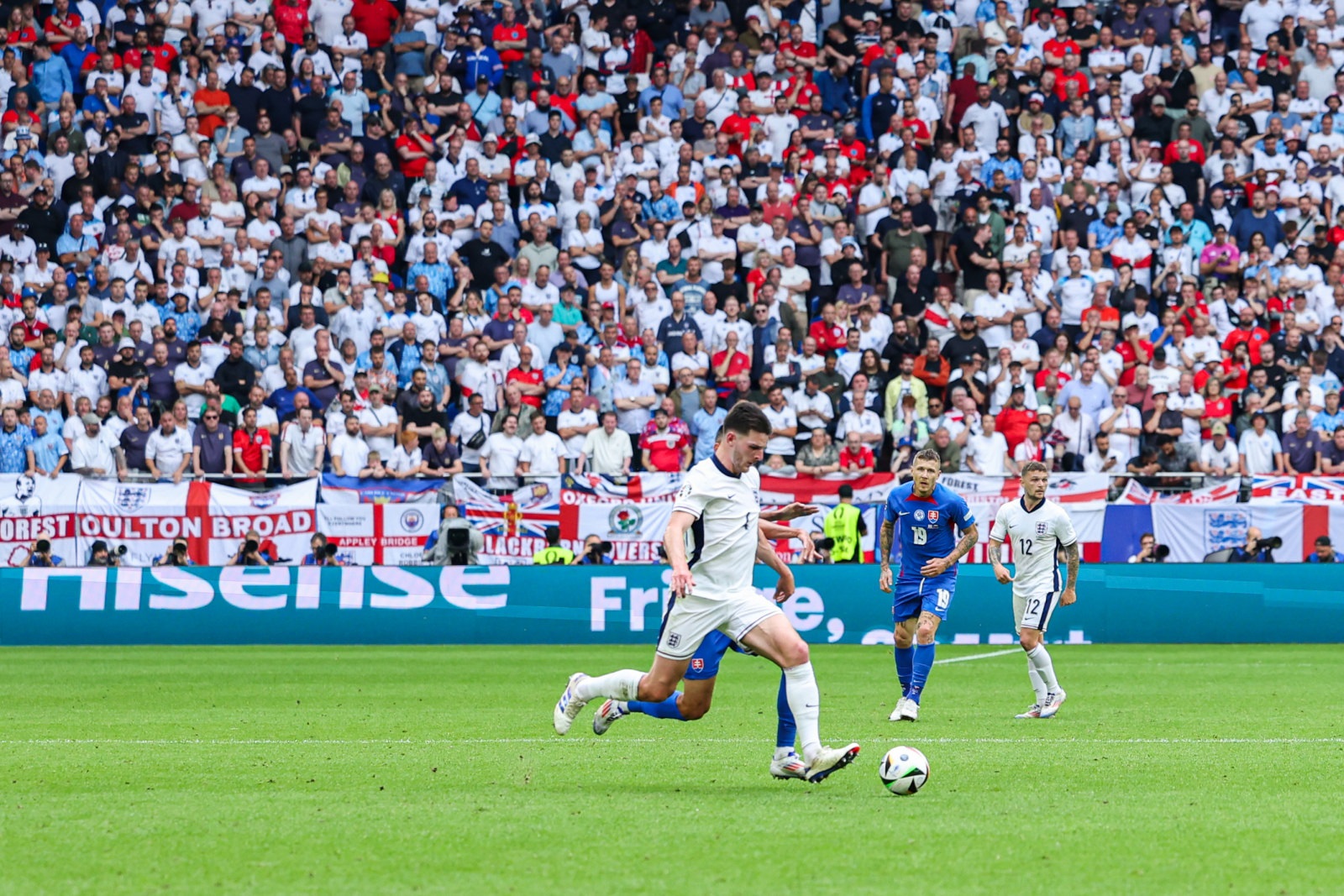 爱游戏官方入口-欧国联决赛惊现绝杀，意大利热身赛大胜