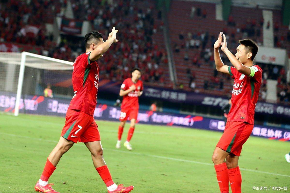 两支强队对决,国足成功击败对手晋级四强 两支强队对决,国足成功击败对手晋级四强