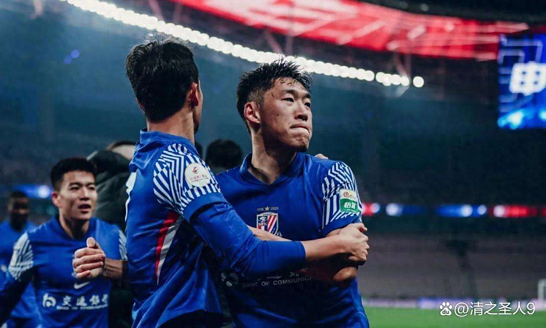 上海申花队攻势强劲，击败对手实现胜利