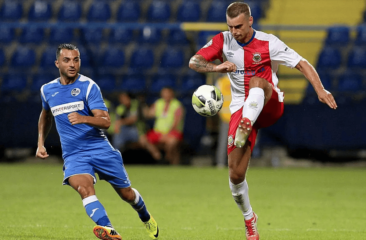 关于阿贾克斯尝试突破对手围堵,欧冠淘汰赛焦点之战的信息 关于阿贾克斯尝试突破对手围堵,欧冠淘汰赛焦点之战的信息