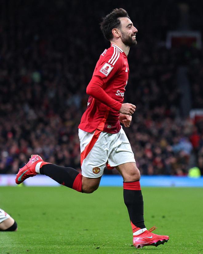 伊斯特兰之战结束,曼联队长神勇表现! 伊斯特兰之战结束,曼联队长神勇表现!