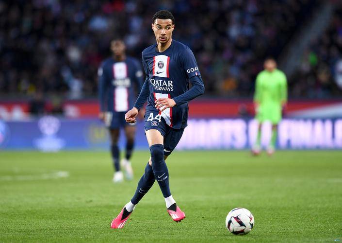 爱游戏官网-包含圣埃蒂安队宣布签下免签球员，寄望提升进攻线的词条