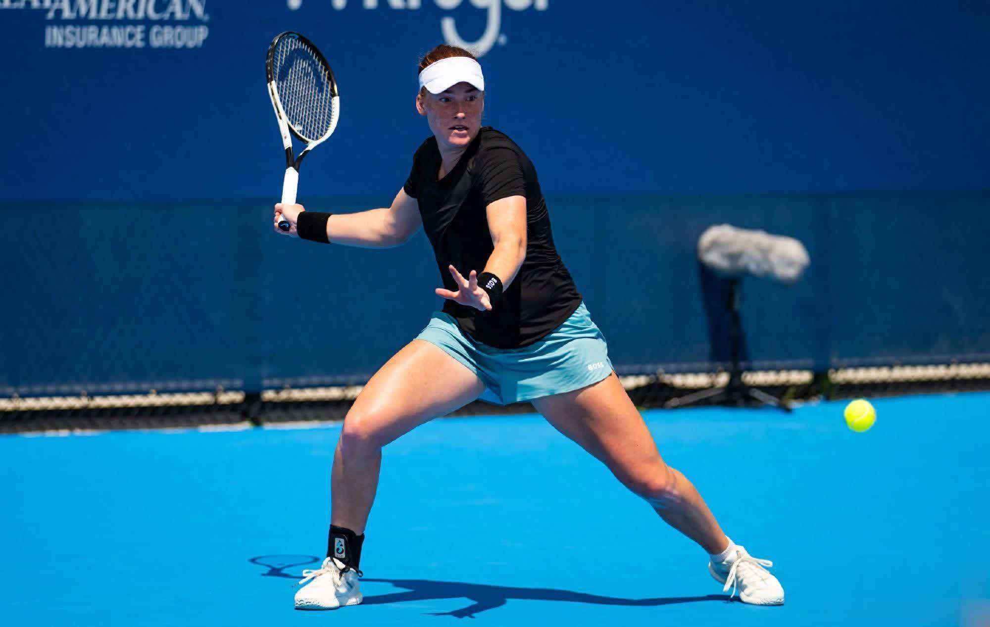 高水平的比赛引人瞩目,球员发挥出众 高水平的比赛引人瞩目,球员发挥出众