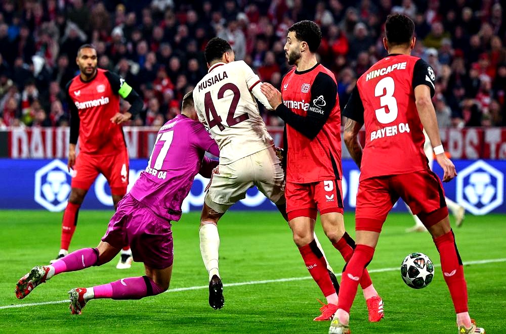 爱游戏app-利物浦与拜仁再度交锋，胜者晋级四强