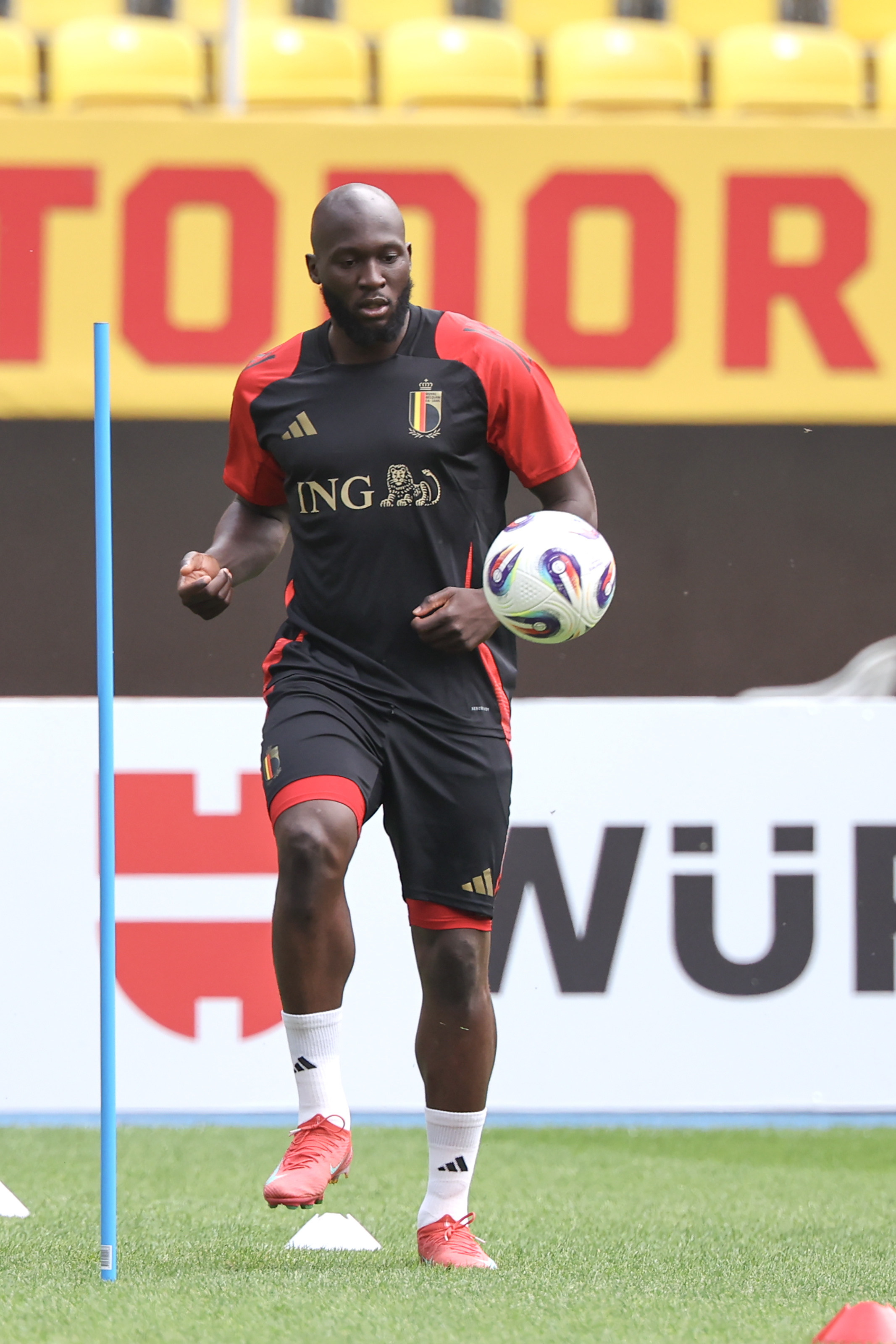 比利时主帅确认队长将缺席世界杯预选赛