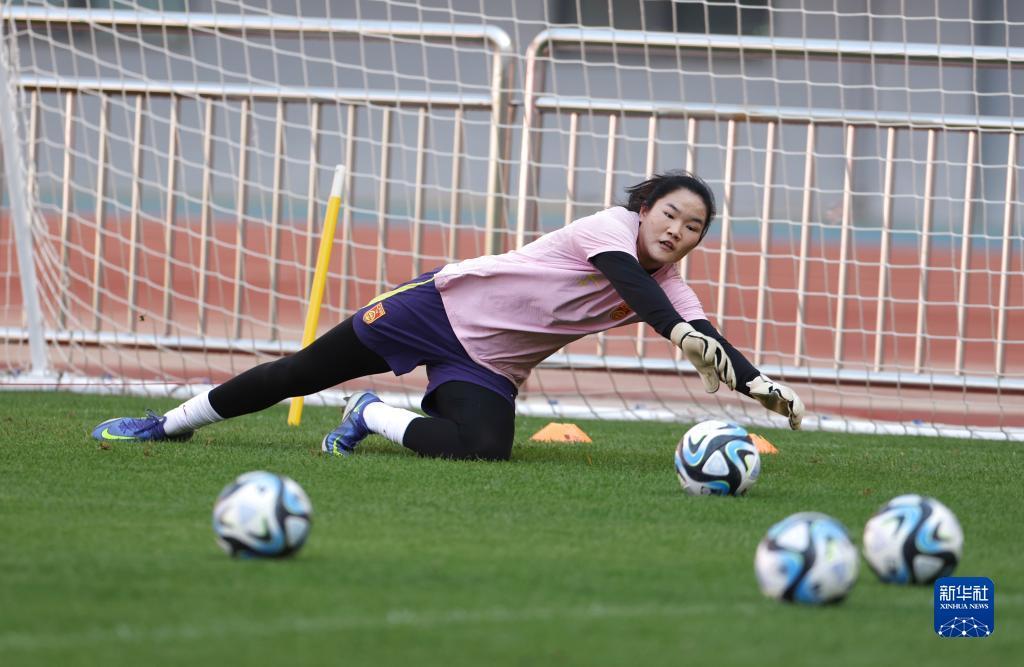 爱游戏官网-中国女足备战世界杯，训练加紧进行