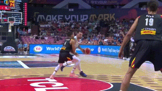 荷兰队逆转奥克兰，晋级欧锦赛决赛