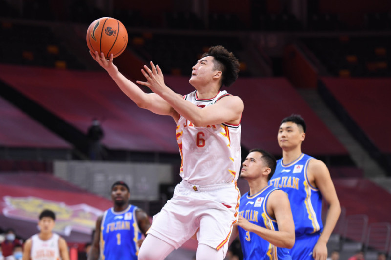 爱游戏中国官网-关于球员受伤垫底，球队全力以赴求胜利的信息