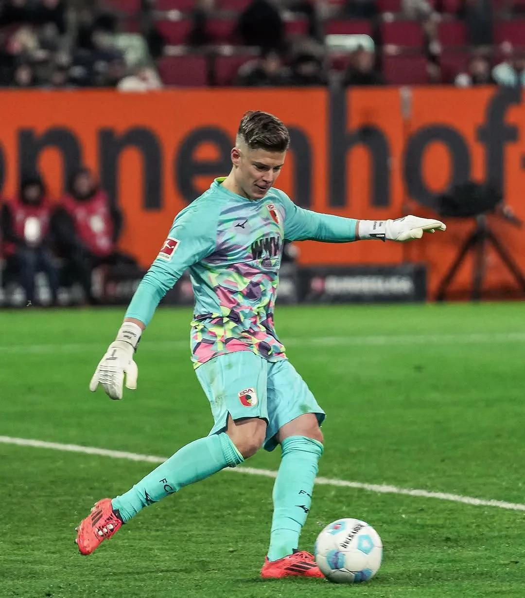 华特福德门将因疑似手球被判罚点球,球队遭遇颠簸的简单介绍 华特福德门将因疑似手球被判罚点球,球队遭遇颠簸的简单介绍