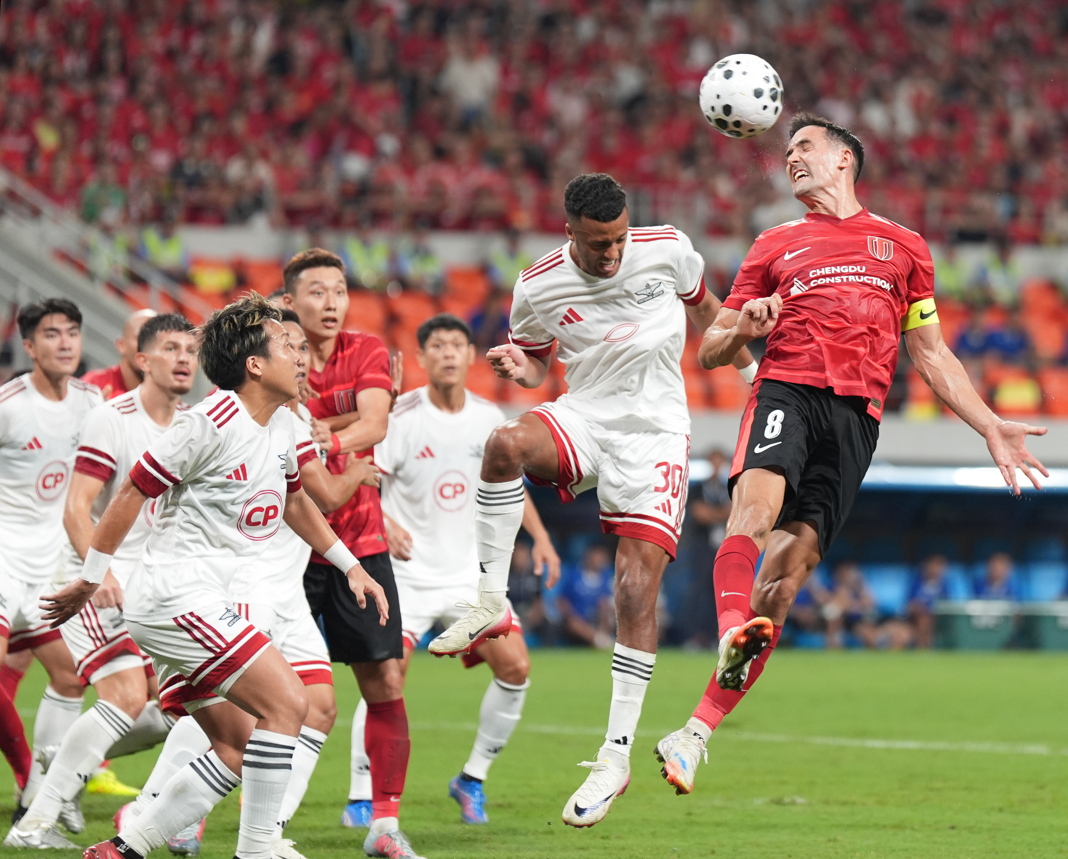 中场组织起到关键作用,球队获胜 中场组织起到关键作用,球队获胜