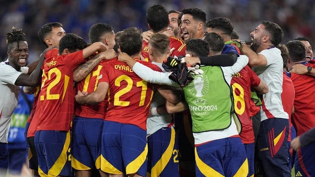 爱游戏在线登录-关于西班牙国家队战胜对手，晋级欧洲国家联赛半决赛的信息