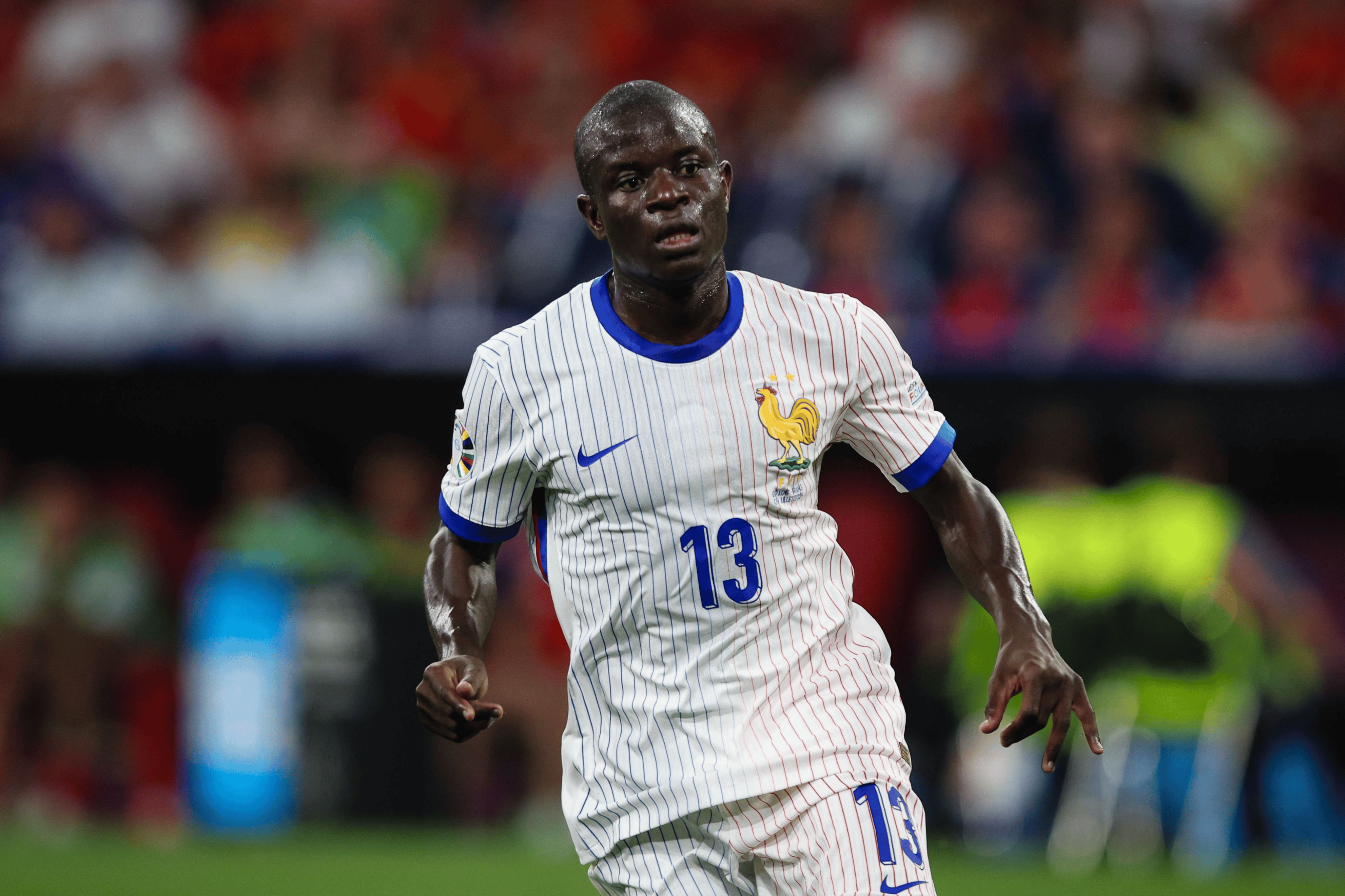 关于足球明星才华横溢,战绩拼搏成就非凡的信息 关于足球明星才华横溢,战绩拼搏成就非凡的信息