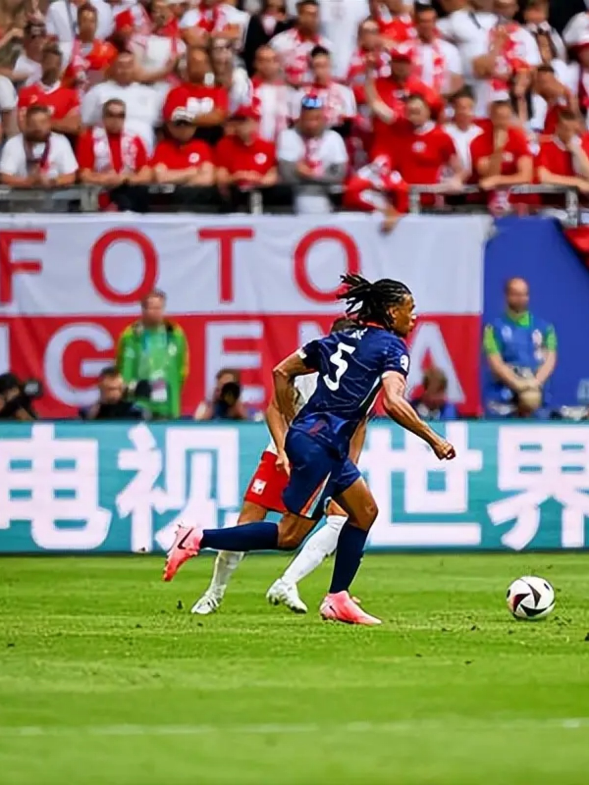 爱游戏-包含法国-横扫荷兰，晋级欧国联决赛的词条